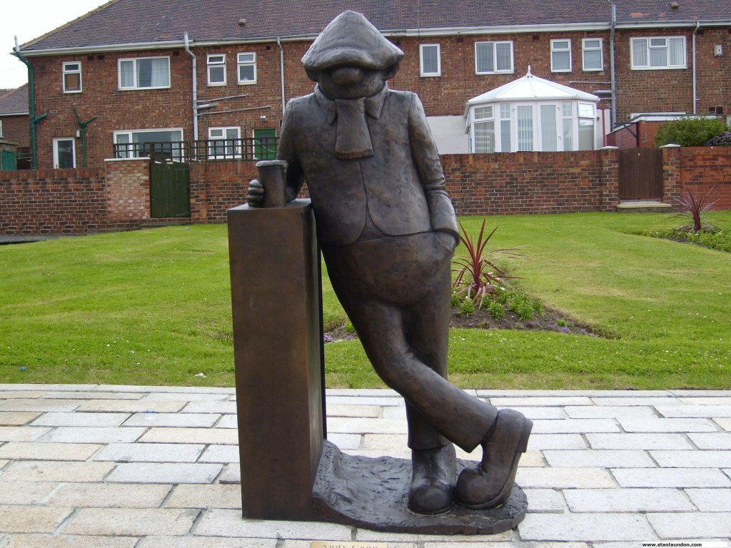 andy_capp_statue